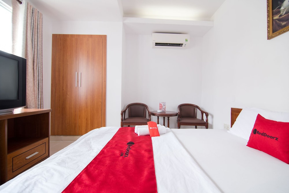 Hoang Long Son Hotel by RedDoorz