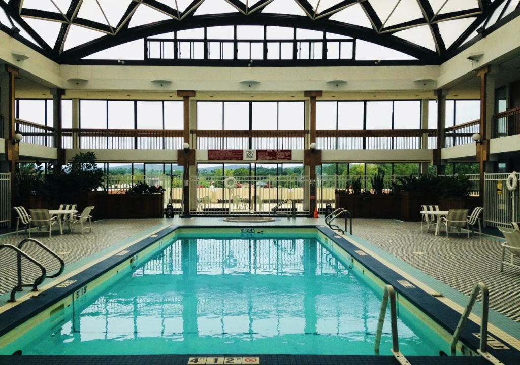 Holiday Inn & Suites Pittsfield-Berkshires by IHG - Général