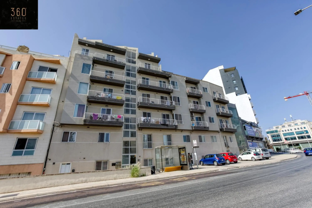 Spacious, 1BR duplex off UNI/Hospital with WIFI by 360 Estates