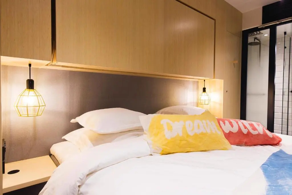 Hotel With Urban Deli - Chambres