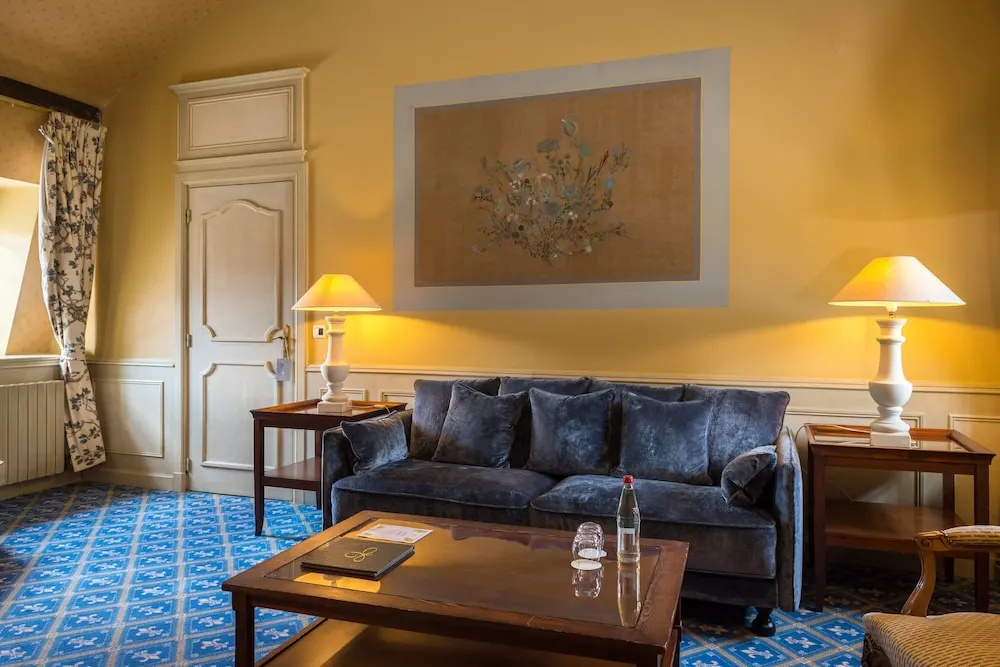 Suite with park view