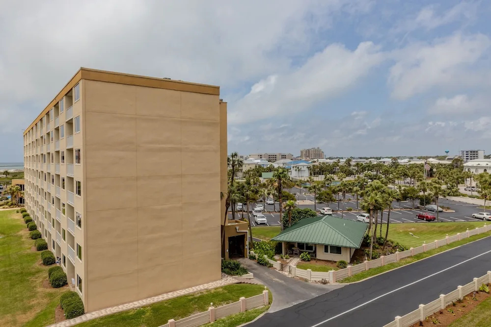 Inlet Reef 314 2 Bedroom Condo by RedAwning