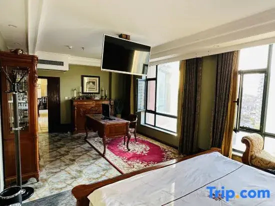Deluxe Suite