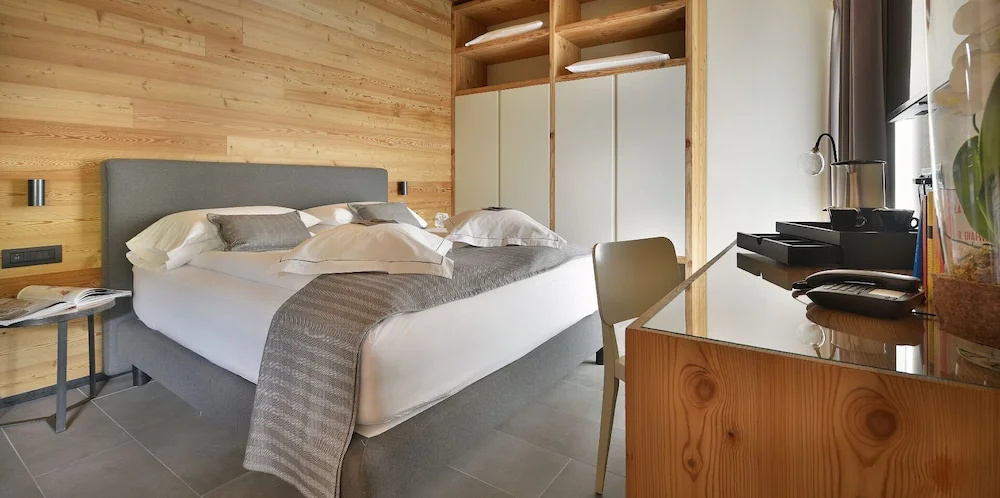 Deluxe Quadruple room with balcony