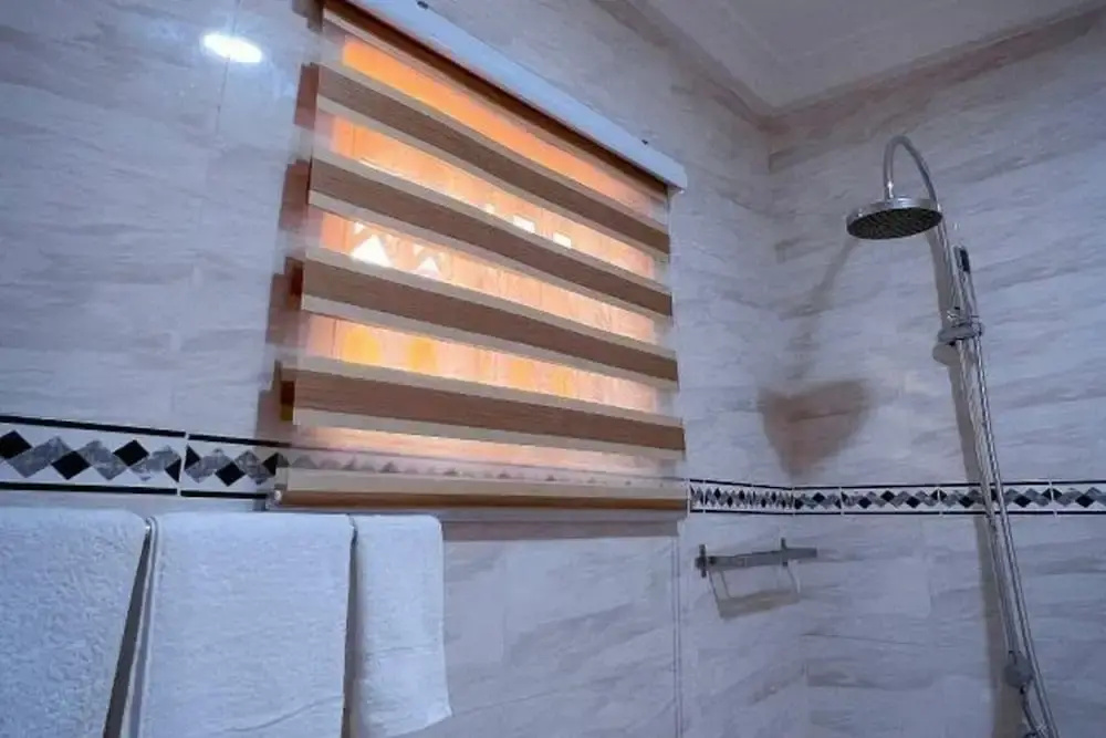 House - Sleeps 10 - Parking - Airport Close