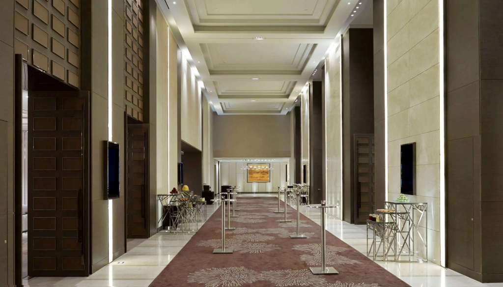 Lobby & Reception