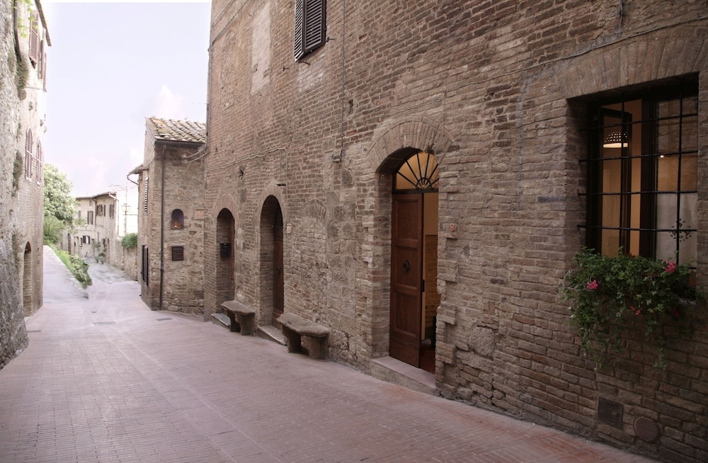 We Tuscany - Il Capitello Just Below The Towers