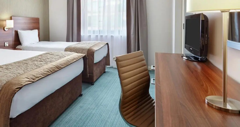Leonardo Hotel Milton Keynes Room Type - Superior Triple Room