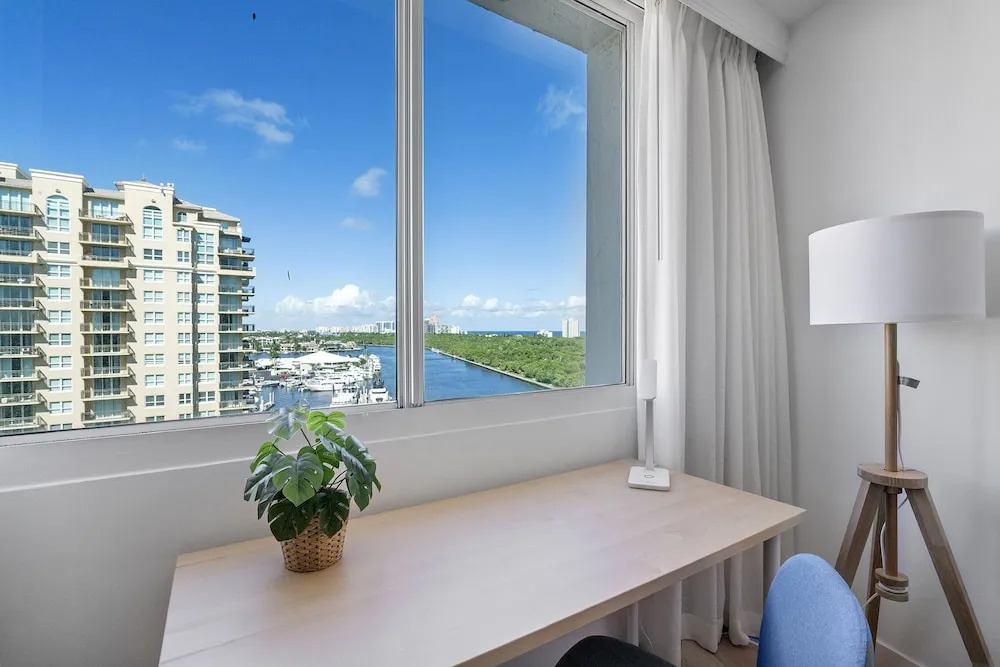 Avi Lux Stay — фото 5