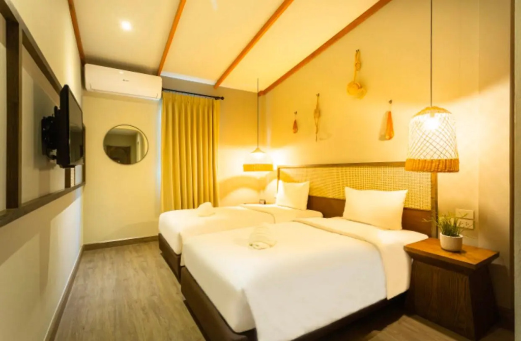 Standard Double room with pool view (twin beds)