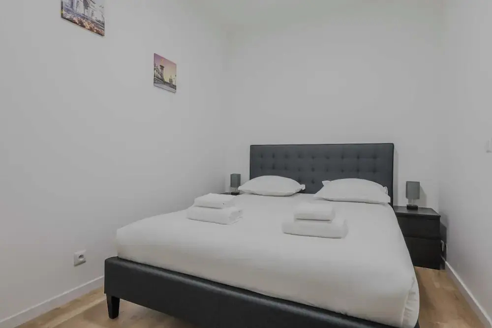 Modern Apartment - 2br/6p- Levallois-perret — фото