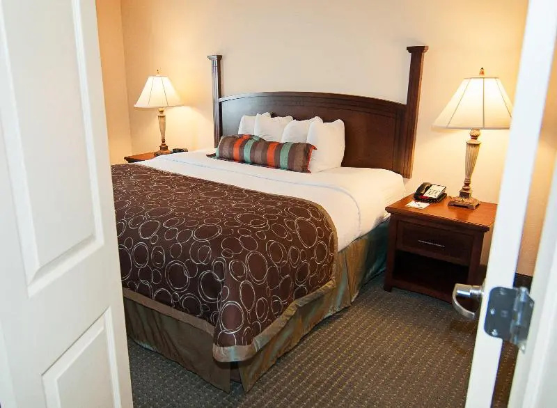 Staybridge Suites Wichita by IHG - Chambres