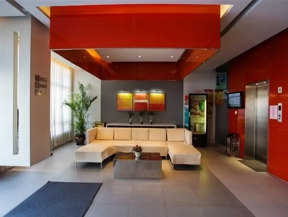 Lobby & Reception