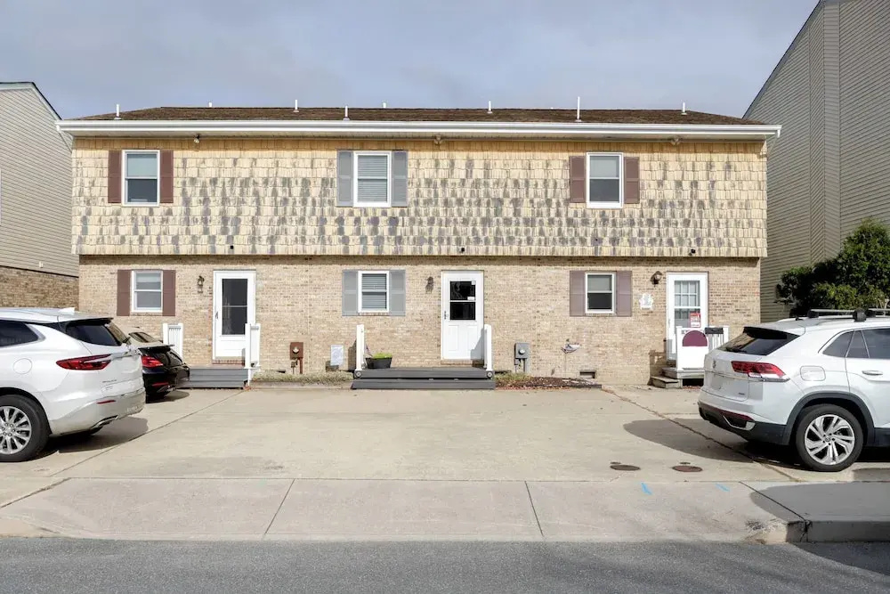 Harbor-view Balcony, Walk to Beach: Ocean City Gem