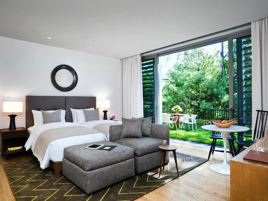 雙人床花園景小屋