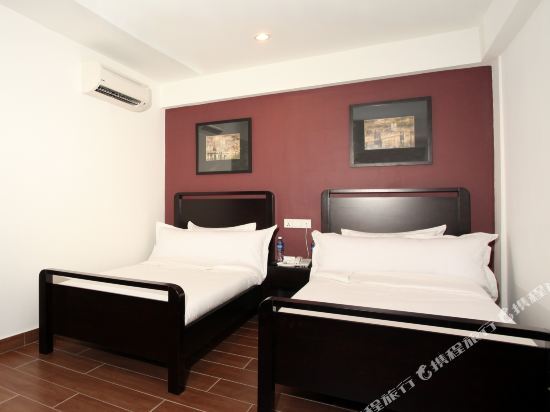 Crossroads Hotel
