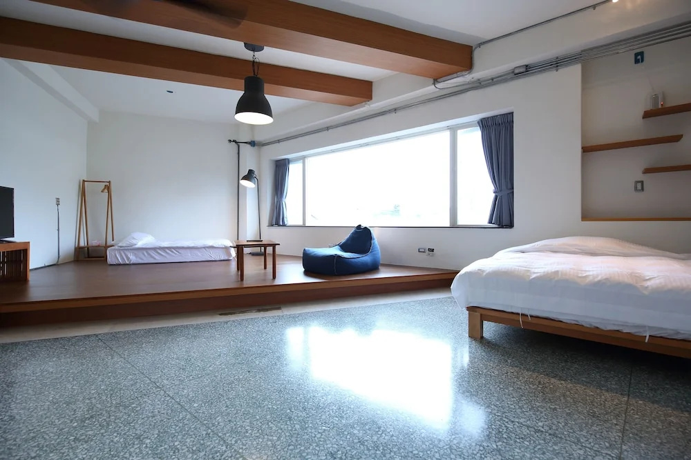Comfort Quadruple room with city view (2 full double beds)