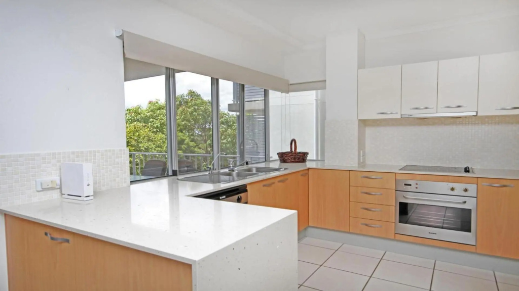 Unit 2 'Sea Breeze Villas', Coolum Beach