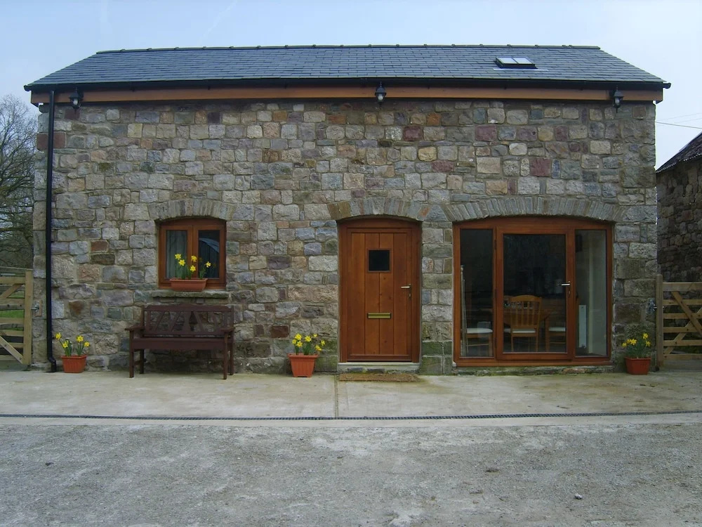 Cozy Cottage in Ystradgynlais With Garden