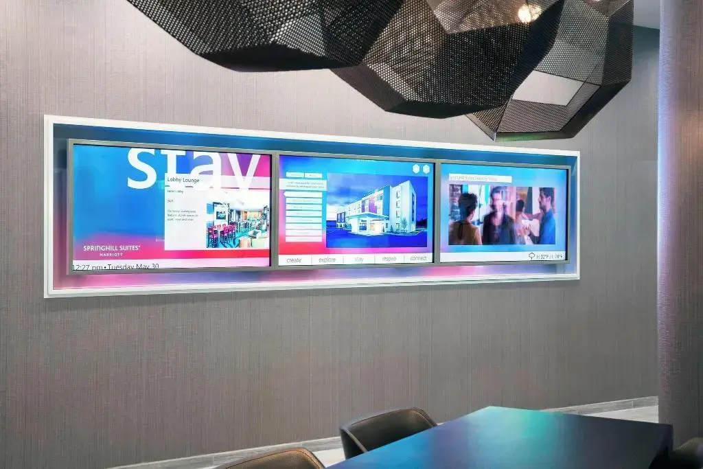 Lobby & Reception