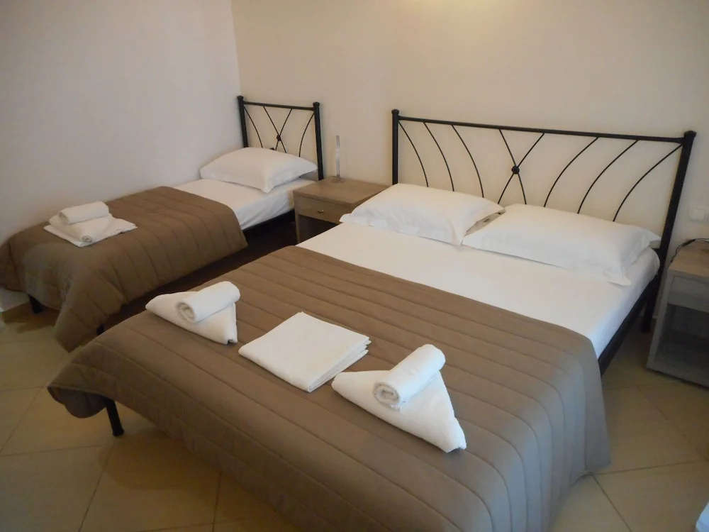 Standard Triple room with balcony