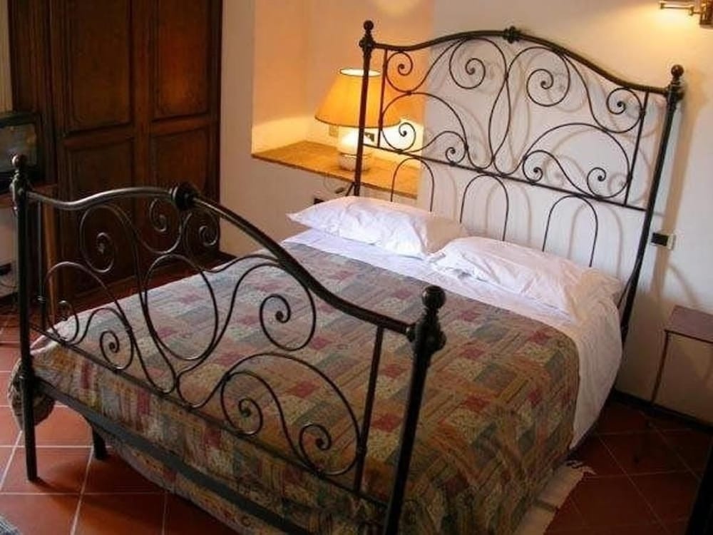 A La Casa Dei Potenti — 3