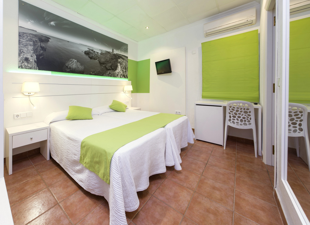 Hostal Adelino by null