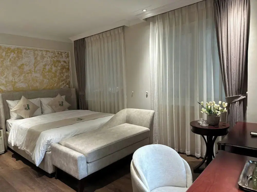 Jade Boutique Hotel — фото