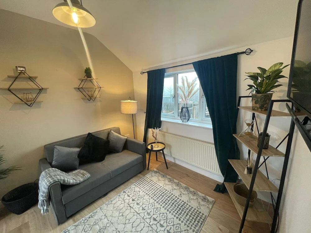 Double Cottage (full double bed)