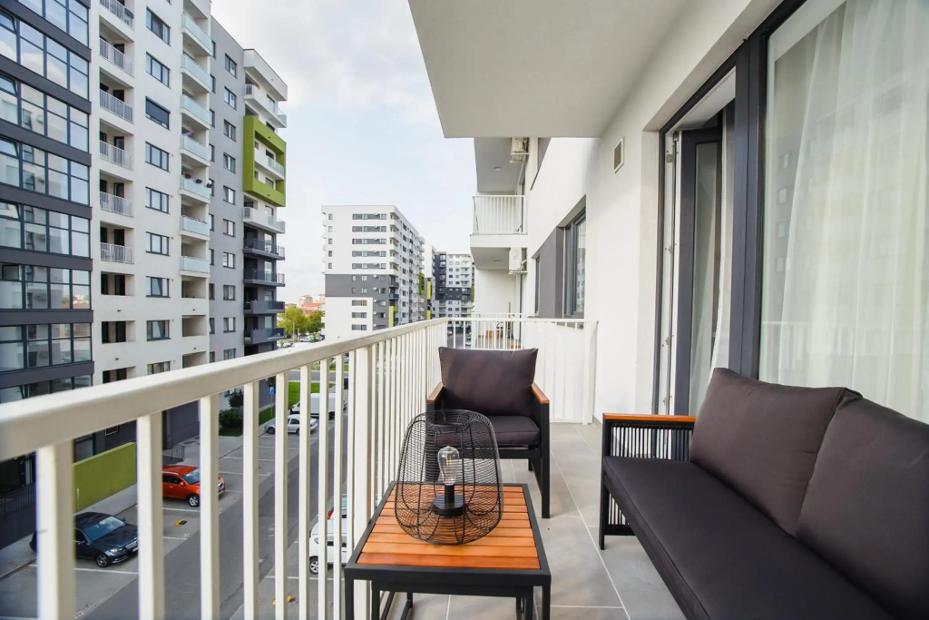 Monochrome Style Central Apartment