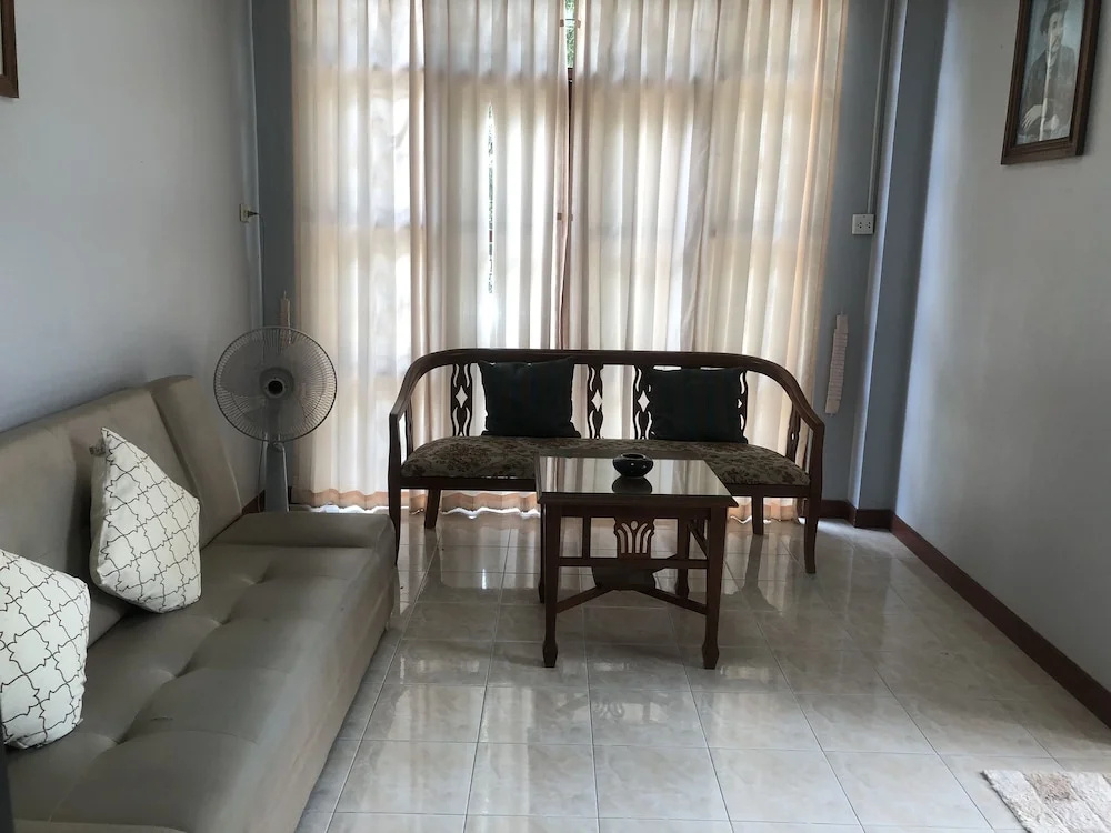 2 Bedrooms Family Cottage with garden view