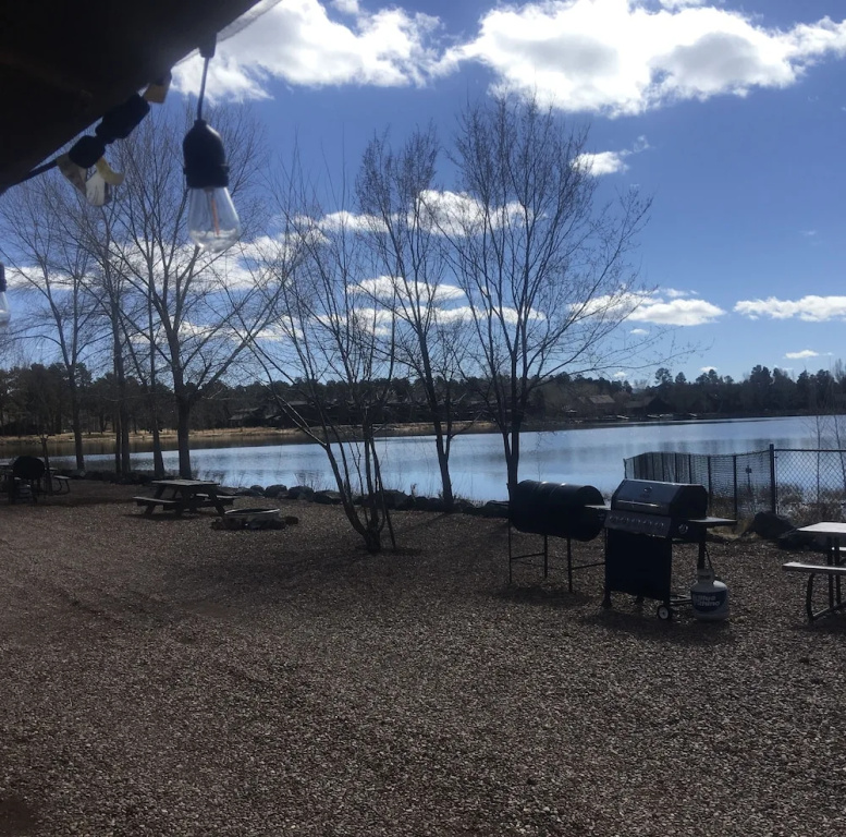 Rainbow's End Resort on Rainbow Lake - Général