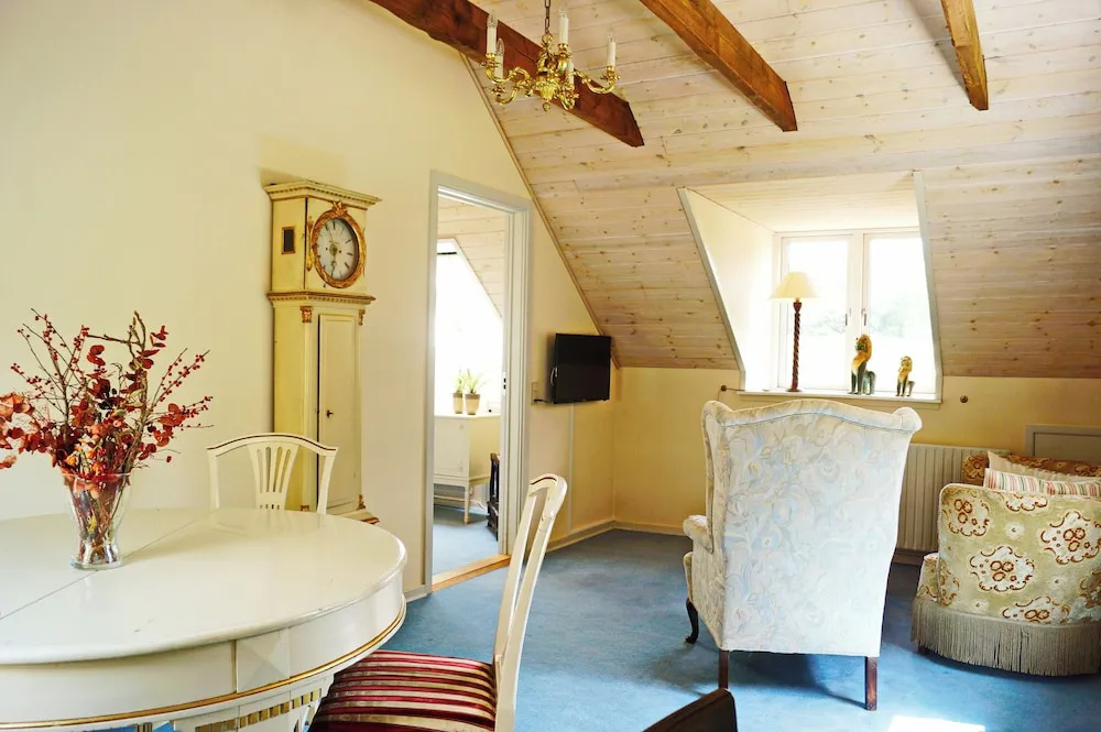5 Bedrooms Family Suite