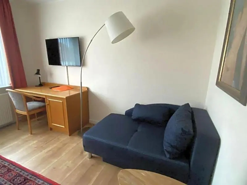 Hotel Janssen — 2