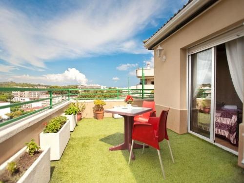 Balcony & Terrace