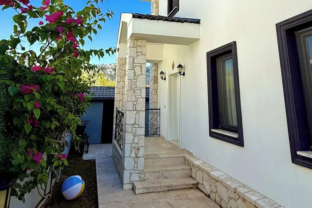 Villa-sleeps 9-parking-pool-bbq-hot Tub-pets