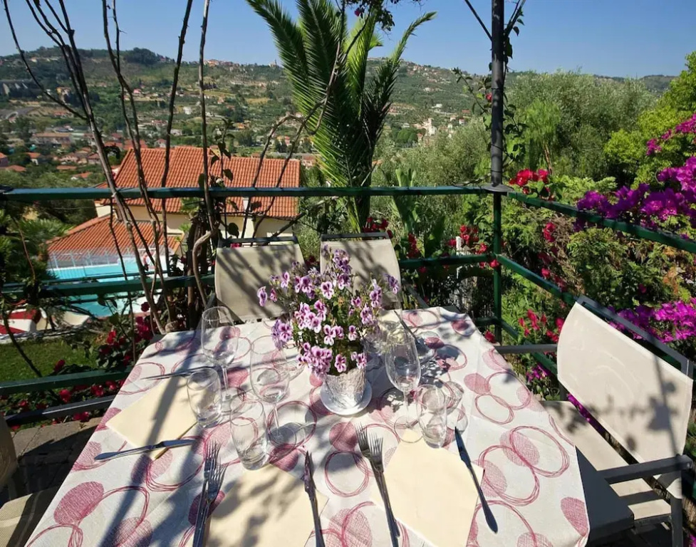 5-guest Apartment in Imperian Olive Grove