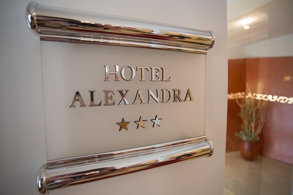 Alexa 3. Alexa 3