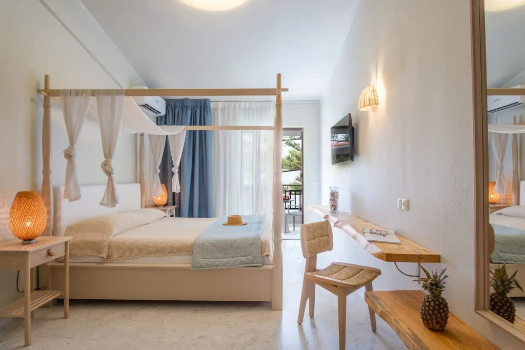 Bourtzi Hotel — фото