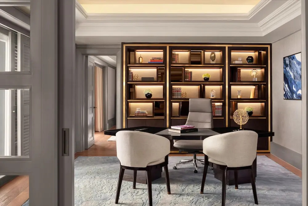 Lobby & Reception