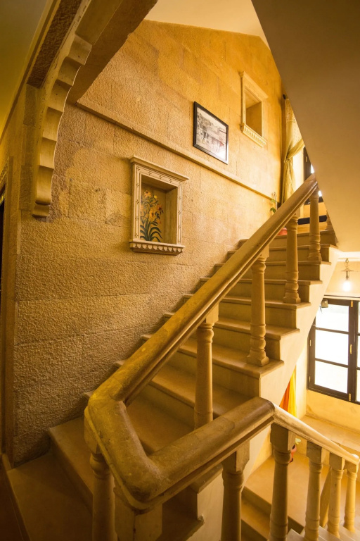 The Golden House - Général