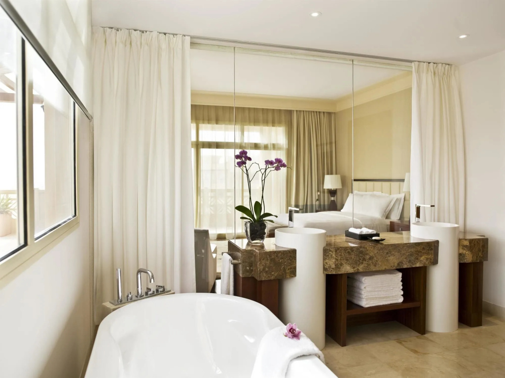 Grand Hyatt Doha Hotel & Villas
