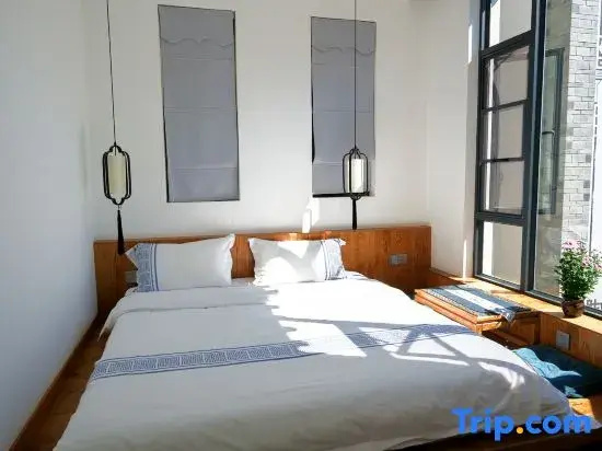 Standard Double room with courtyard view (full double bed)