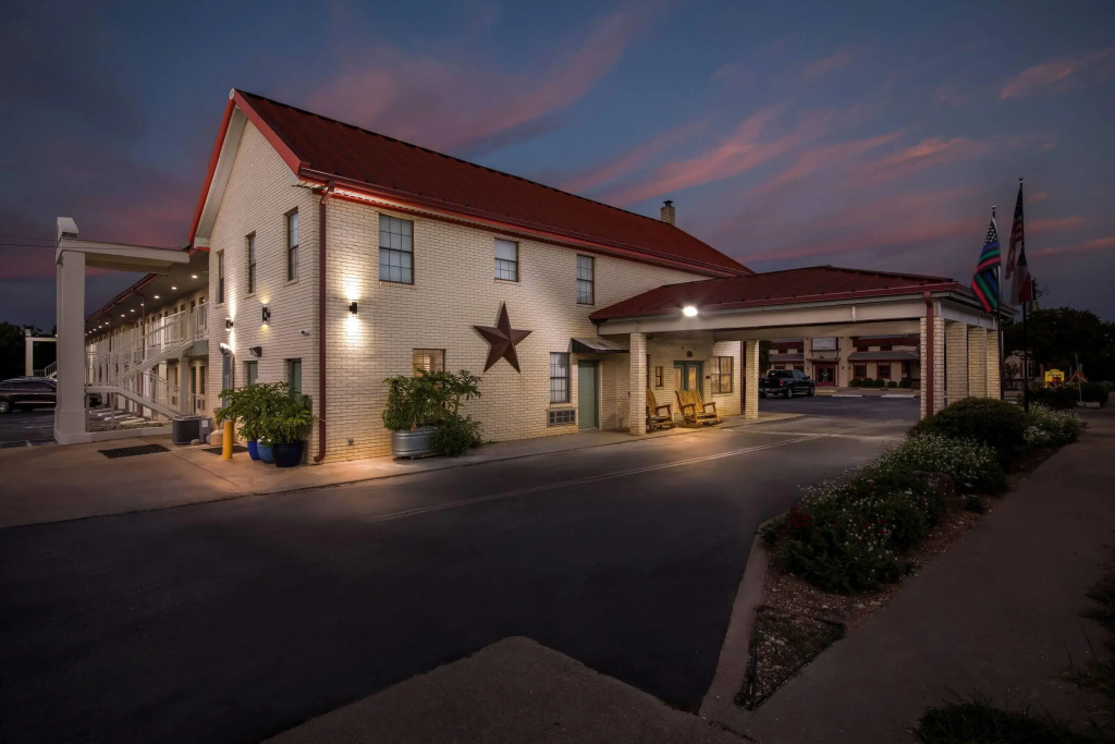 Super 8 by Wyndham Fredericksburg