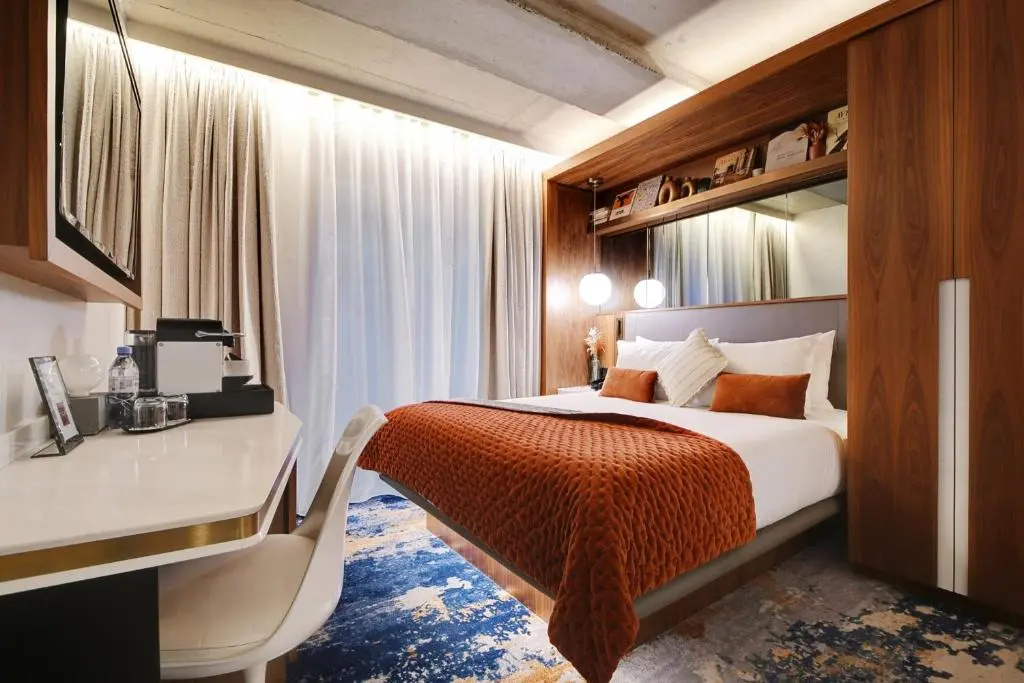 Superior Double room with view (full double bed)