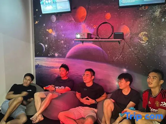 KL Town Homestay 16 Pax - Karaoke, VR & Racing Games in Kuala Lumpur