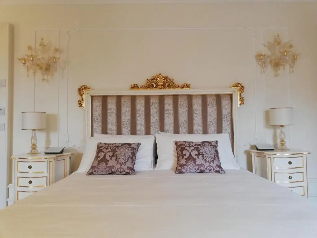 Cà Bonfadini Historic Experience Room Type - Superior Double room (full double bed)