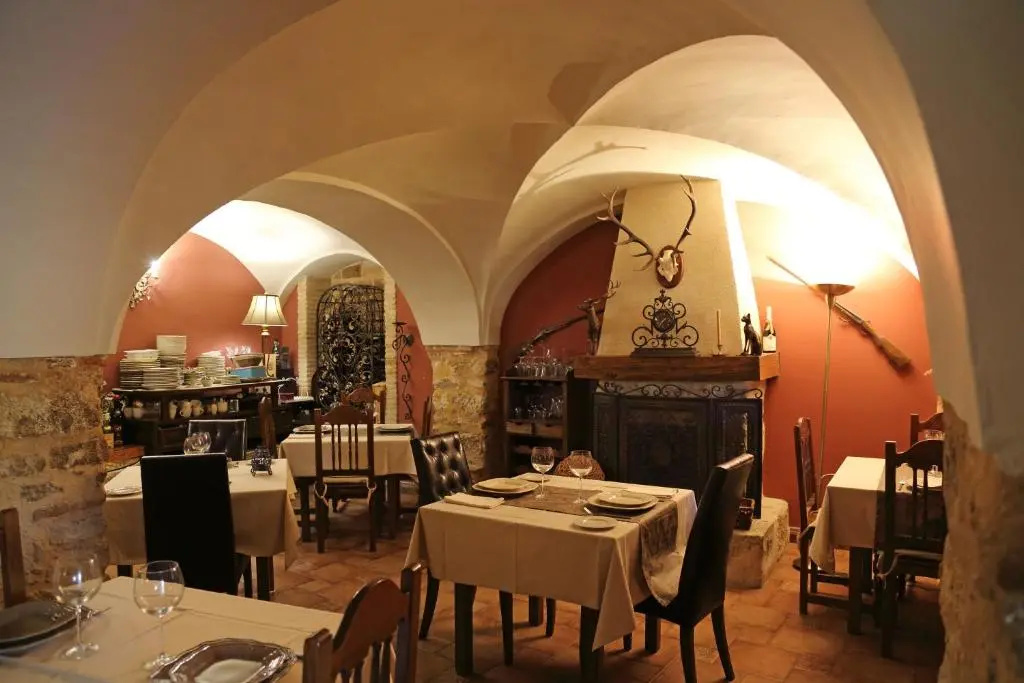 Food & Beverage
