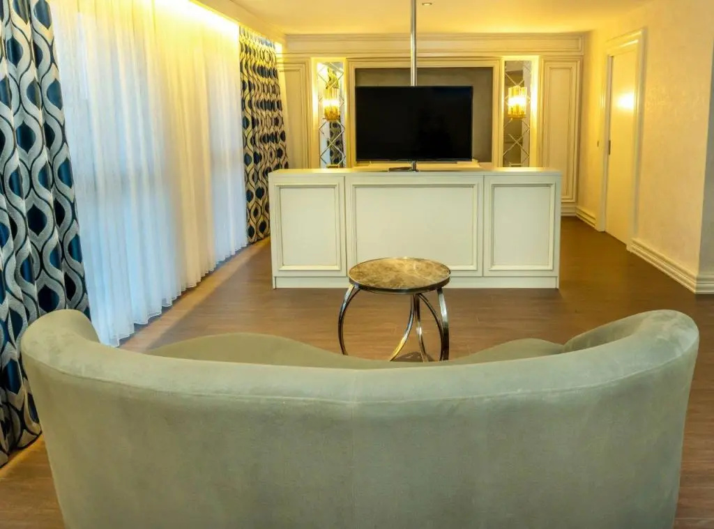 Lobby & Reception