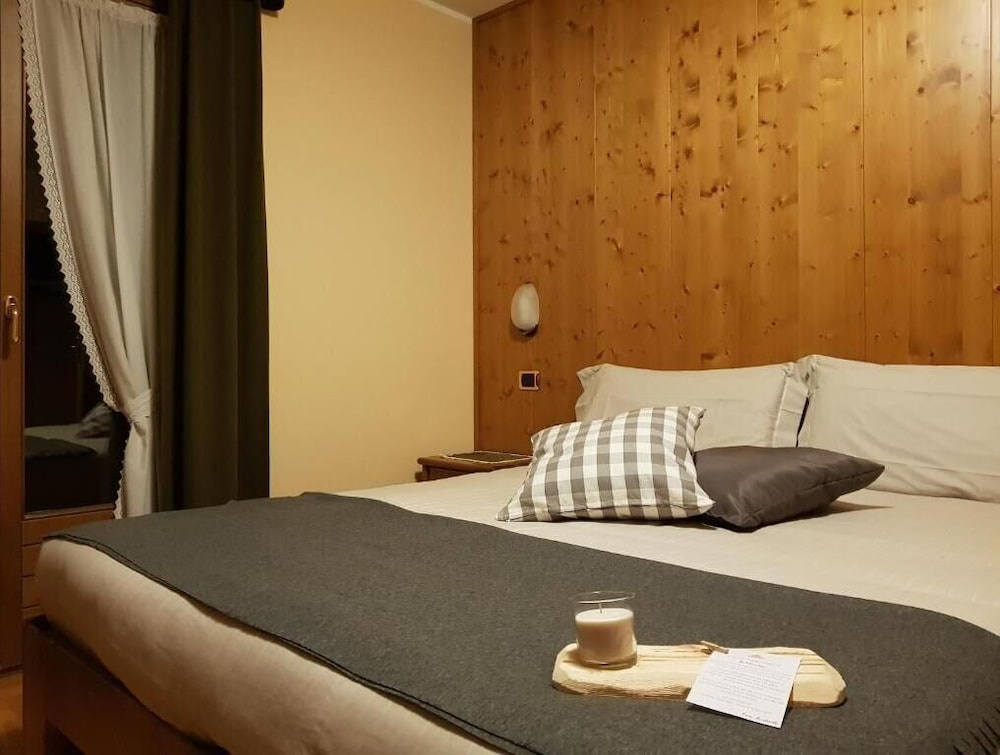 Standard Triple room with balcony and with mountain view